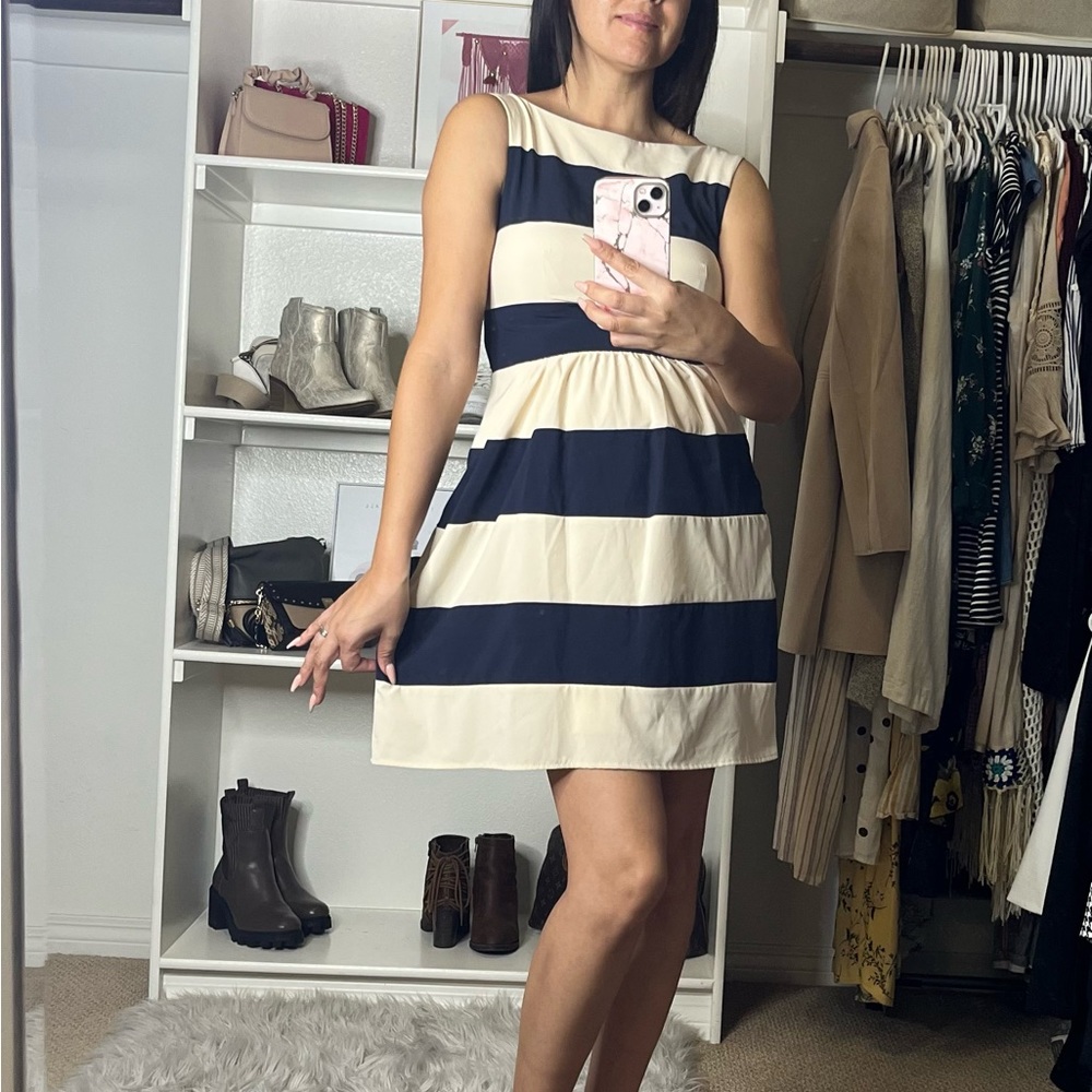 Dress - Picture 6 of 6